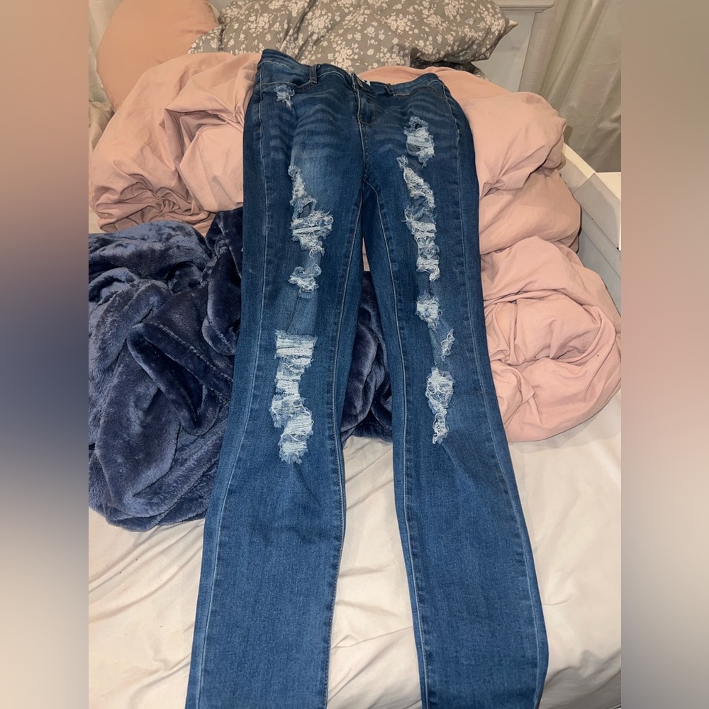 Rue 21 ripped skinny jeans